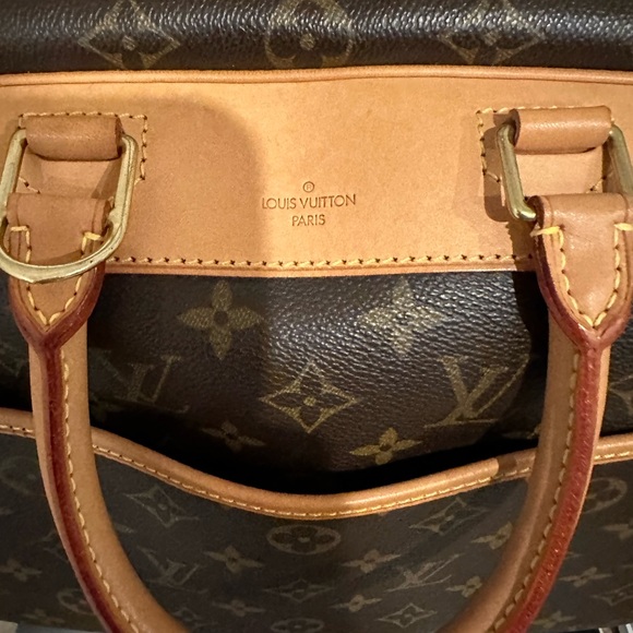 Authentic LV Deauville Handbag Monogram Canvas - Picture 4 of 14